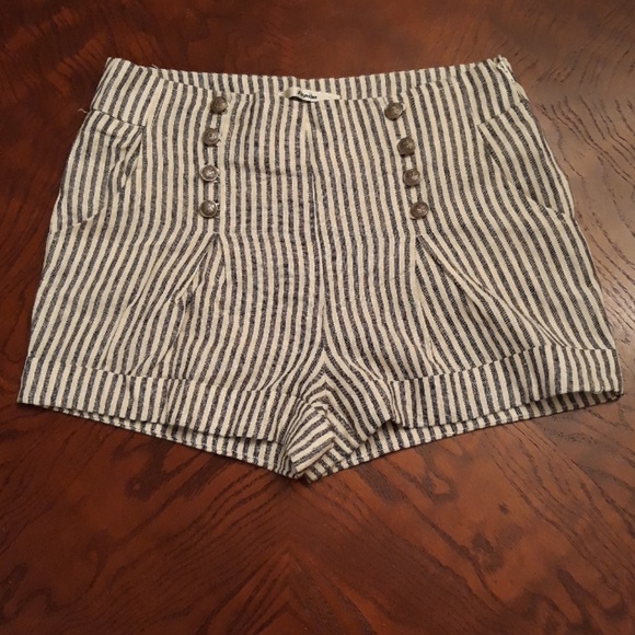 Papaya Shorts - Picture 1 of 6